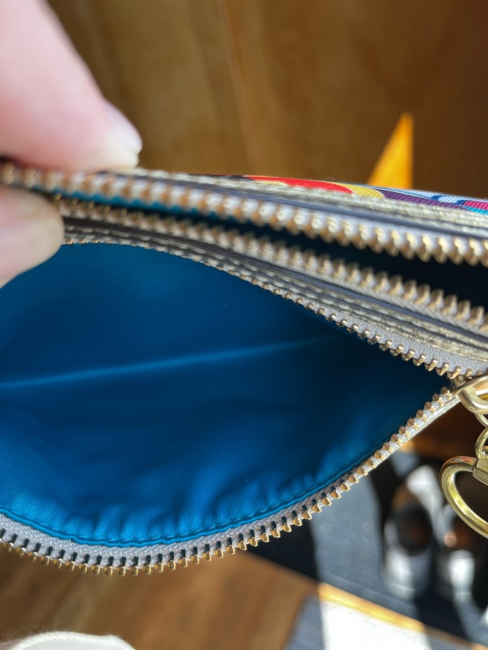 Coach Poppy Pop C Graffiti Metallic Gold Patchwork Swingback - Picture 12 of 15